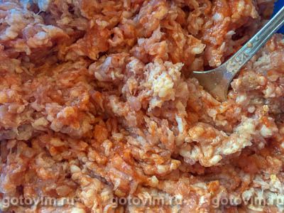 Тефтели с рисом и болгарским соусом лютеница