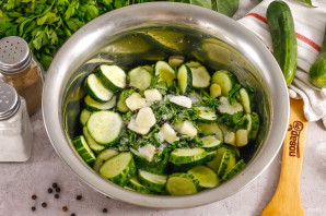 Малосольные огурцы в вакууме