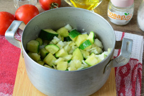 Цукини с помидорами и перцем на зиму