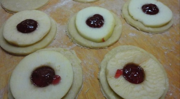 Песочные пирожные с яблоками, пошаговый рецепт с фото