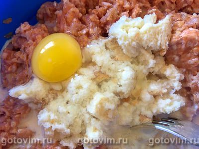 Тефтели с рисом и болгарским соусом лютеница