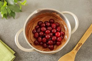 Брауни с вишней в мультиварке Брауни с вишней в мультиварке