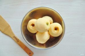 Карамельное варенье из яблок