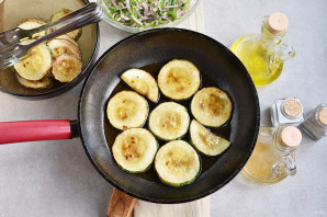 Салат из кабачков и помидоров