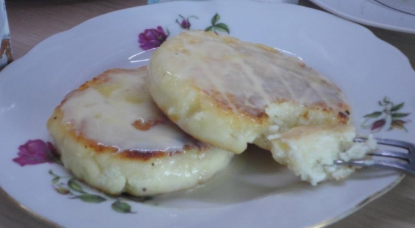 Творожники с ванильно-сливочным соусом, пошаговый рецепт с фото Творожники с ванильно-сливочным соусом, пошаговый рецепт с фото