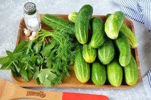 Малосольные огурчики в пакете