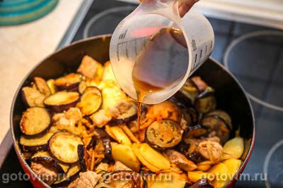 Рагу из свинины с жареными баклажанами и картофелем в соевом соусе Рагу из свинины с жареными баклажанами и картофелем в соевом соусе