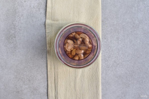 Мед с орехами