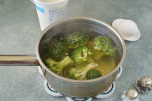 Салат из брокколи и редиса