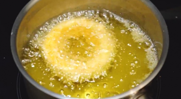Луковые кольца с сыром во фритюре, пошаговый рецепт с фото