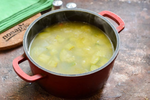 Суп с булгуром и кабачком