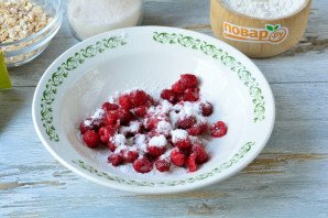 Крамбл с малиной