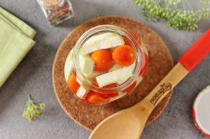 Ассорти из помидоров и кабачков на зиму