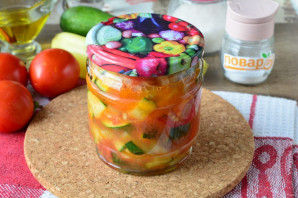 Цукини с помидорами и перцем на зиму