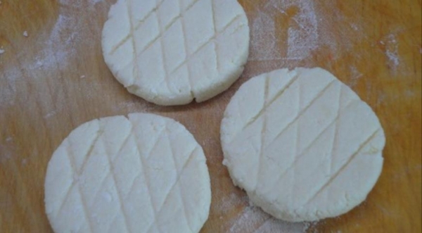 Творожники с ванильно-сливочным соусом, пошаговый рецепт с фото Творожники с ванильно-сливочным соусом, пошаговый рецепт с фото