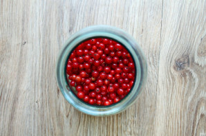 Настойка на красной смородине