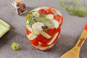 Ассорти из помидоров и кабачков на зиму