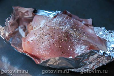 Горячие тосты с курицей, помидорами и сыром