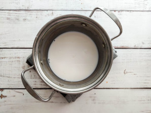 Овсяная каша с яблоком и изюмом Овсяная каша с яблоком и изюмом