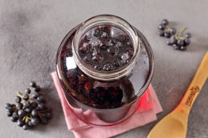 Компот из черноплодной рябины с лимонной кислотой на зиму