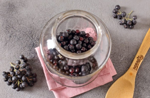 Компот из черноплодной рябины с лимонной кислотой на зиму