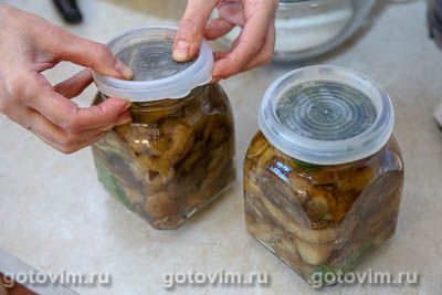 Соленые польские грибы в банке