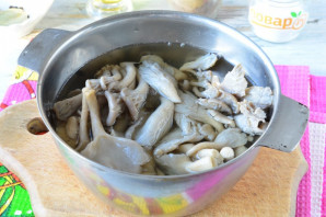 Маринованные вешенки с луком