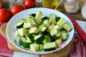 Цукини с помидорами и перцем на зиму