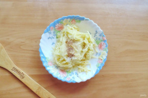 Вареники с яблоком и корицей