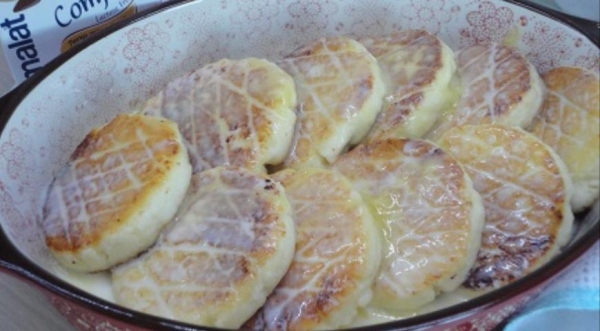 Творожники с ванильно-сливочным соусом, пошаговый рецепт с фото Творожники с ванильно-сливочным соусом, пошаговый рецепт с фото