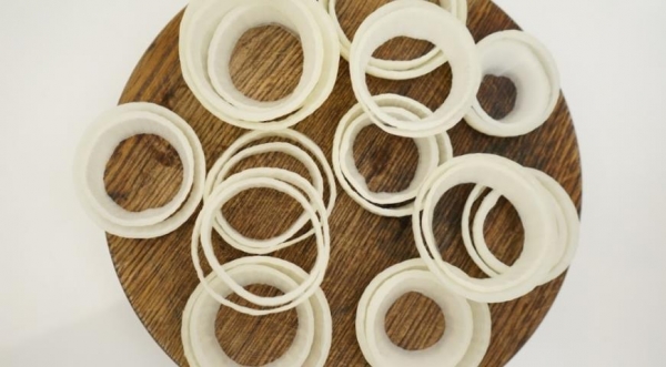 Луковые кольца с сыром во фритюре, пошаговый рецепт с фото