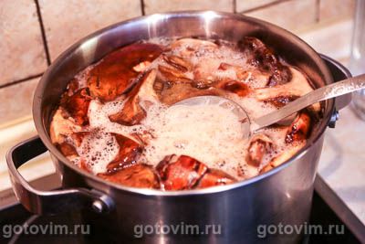 Соленые польские грибы в банке