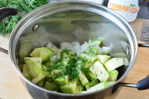 Кабачки с грибной приправой на зиму