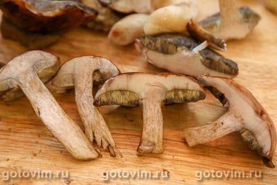 Соленые польские грибы в банке