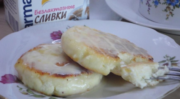 Творожники с ванильно-сливочным соусом, пошаговый рецепт с фото Творожники с ванильно-сливочным соусом, пошаговый рецепт с фото