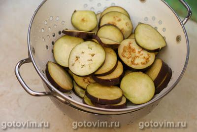 Икра из жареных баклажанов с вареным яйцом