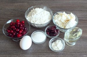 Творожный рулет с клюквой