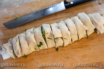 Завитки с зеленым луком и яйцом