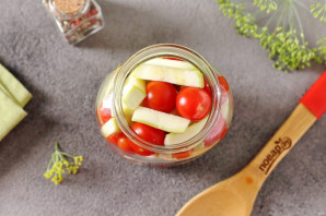 Ассорти из помидоров и кабачков на зиму