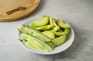 Салат с рукколой и тофу