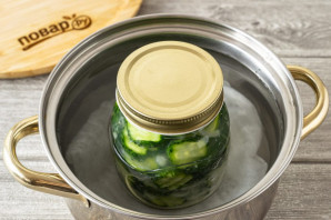 Салат из огурцов на зиму "Пальчики оближешь" Салат из огурцов на зиму "Пальчики оближешь"