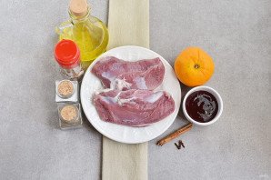 Утиные грудки под соусом