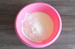 Творожный рулет с клюквой