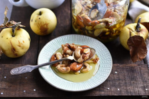 Мед с орехами