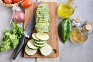 Салат из кабачков и помидоров