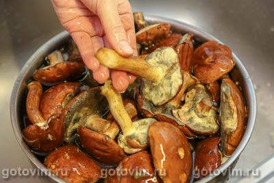 Соленые польские грибы в банке