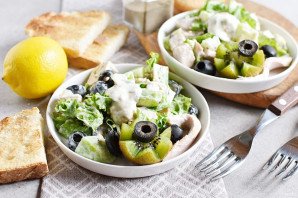 Салат с киви и курицей