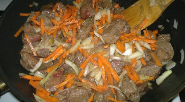 Куриная печень с овощами в сливках, пошаговый рецепт с фото