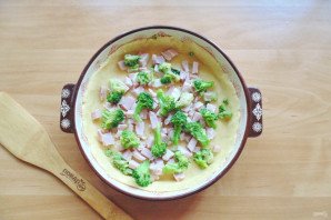 Киш с брокколи и шпинатом