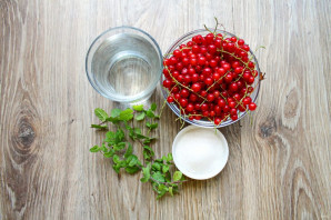 Настойка на красной смородине